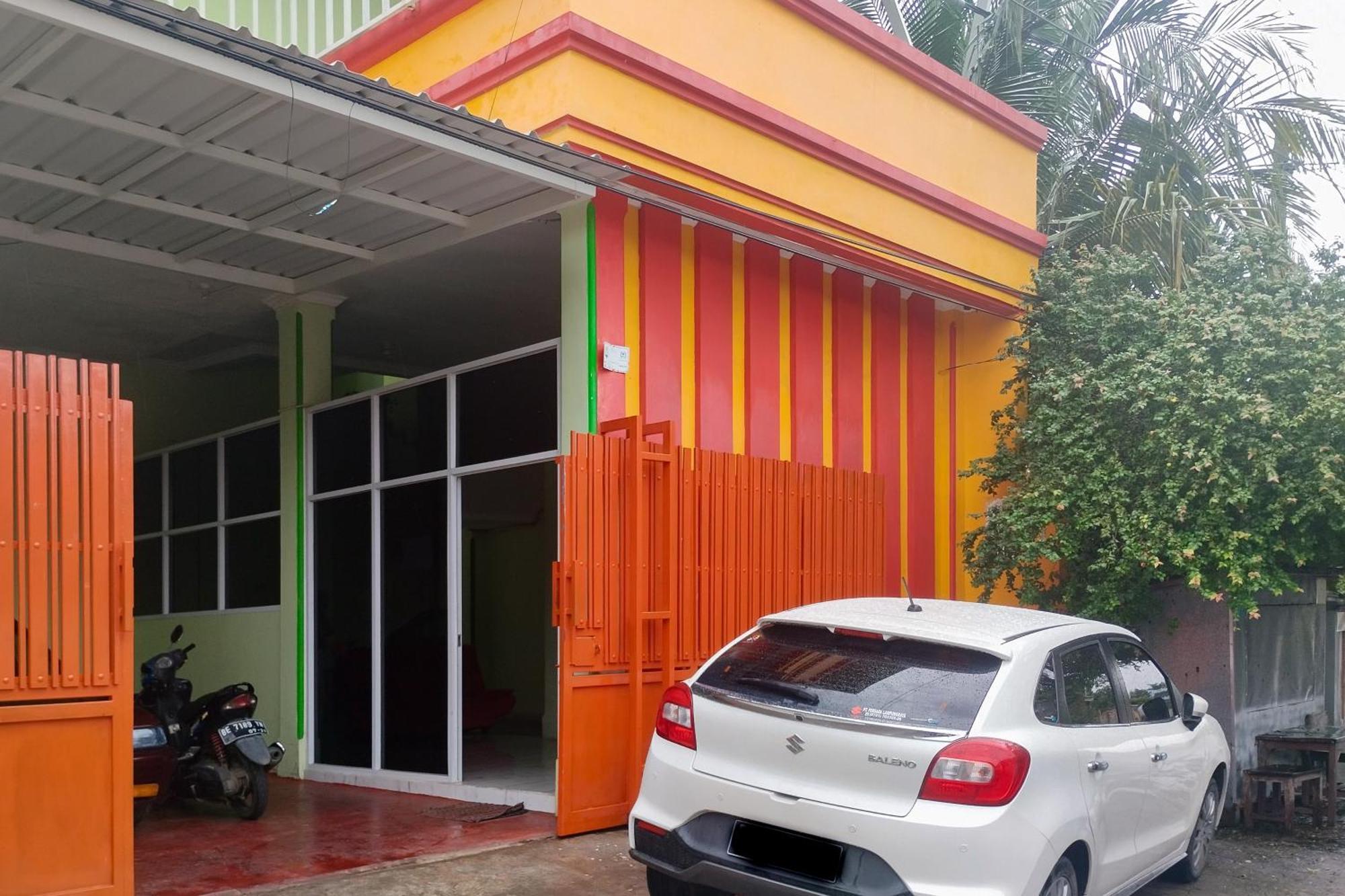 Reddoorz Syariah At Shakira Alesha Enggal Hotel Bandar Lampung Kültér fotó