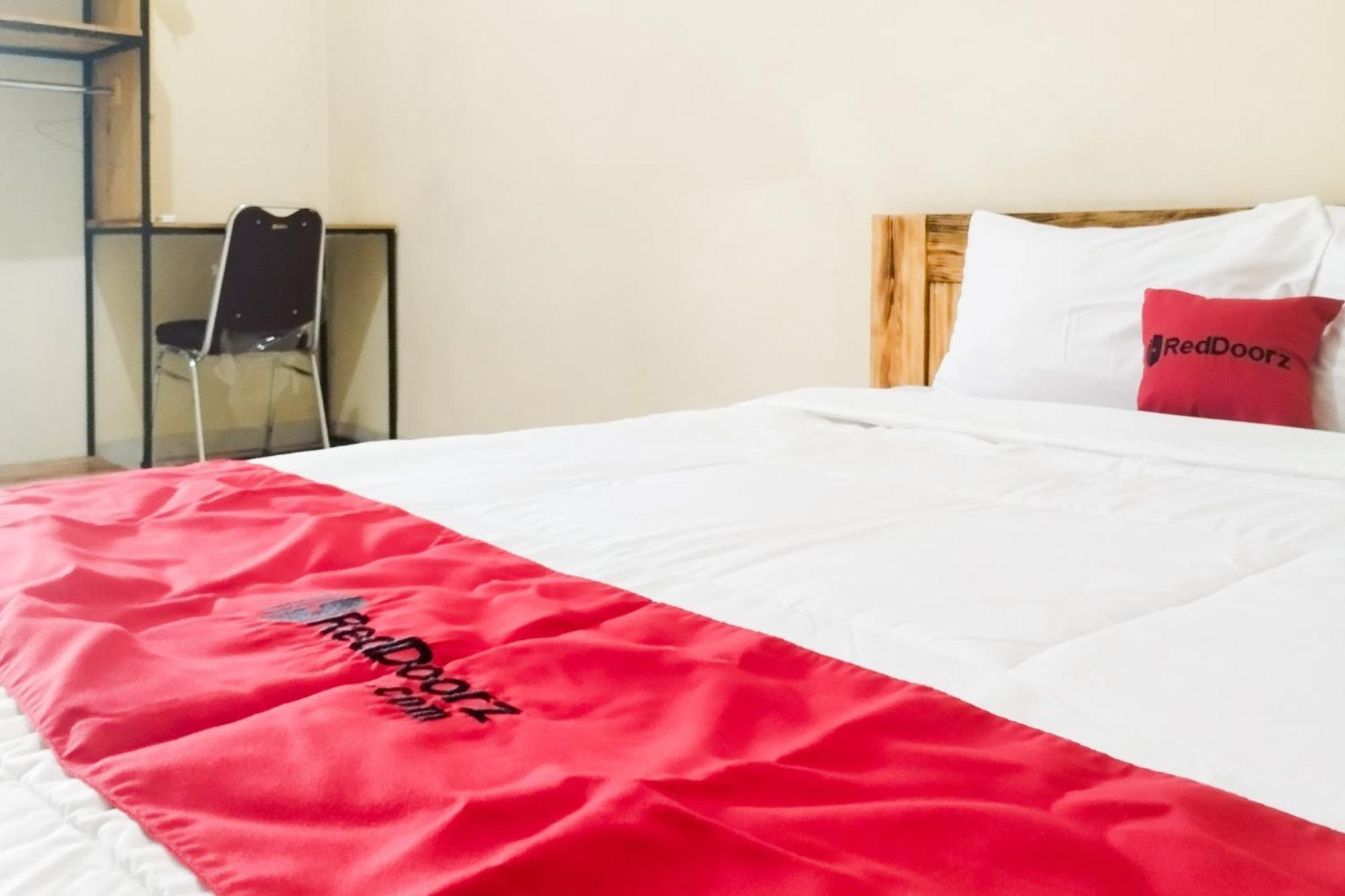 Reddoorz Syariah At Shakira Alesha Enggal Hotel Bandar Lampung Kültér fotó