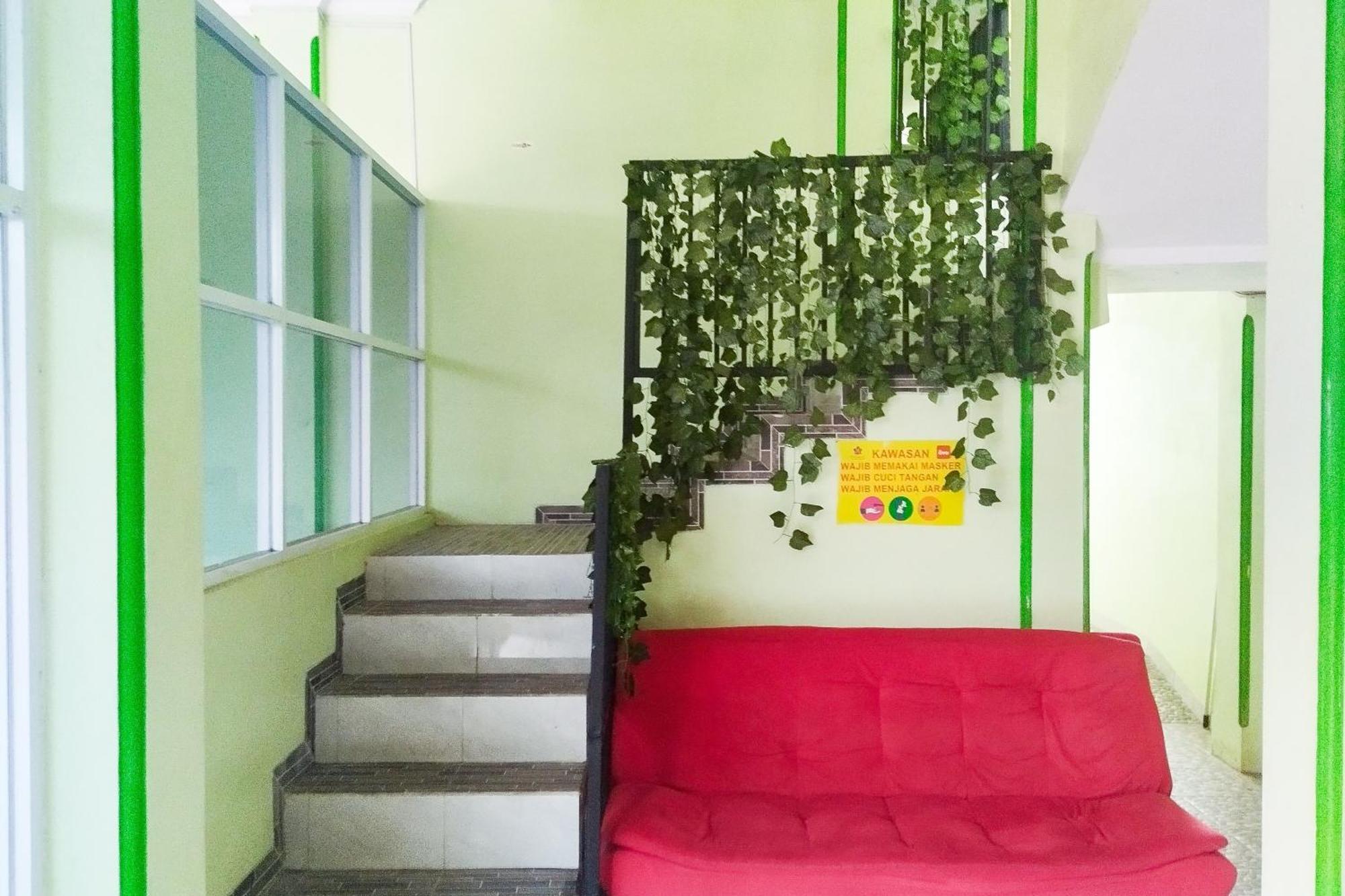 Reddoorz Syariah At Shakira Alesha Enggal Hotel Bandar Lampung Kültér fotó