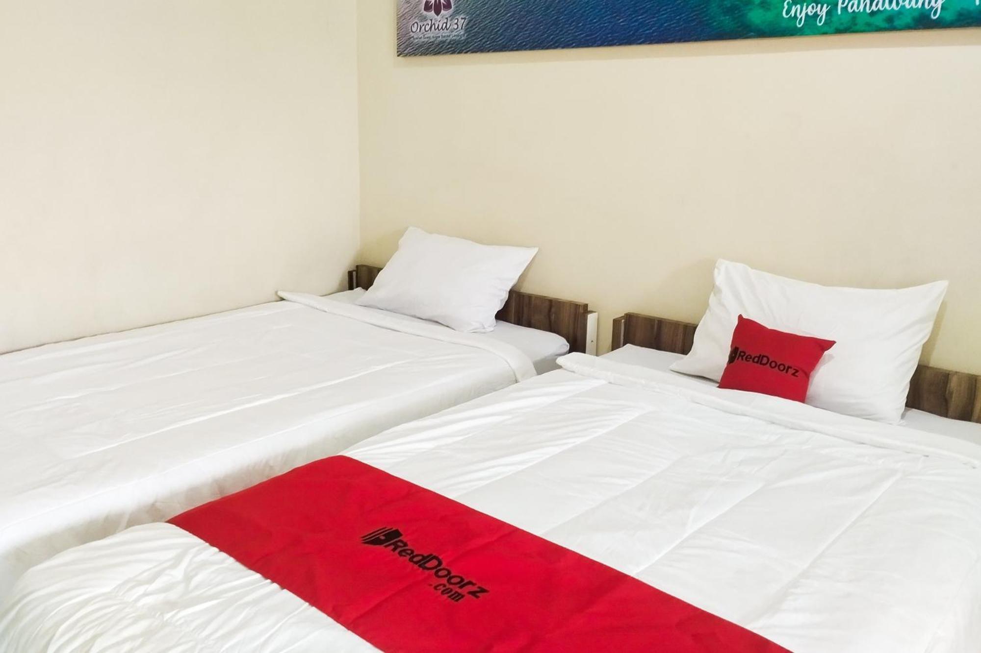 Reddoorz Syariah At Shakira Alesha Enggal Hotel Bandar Lampung Kültér fotó