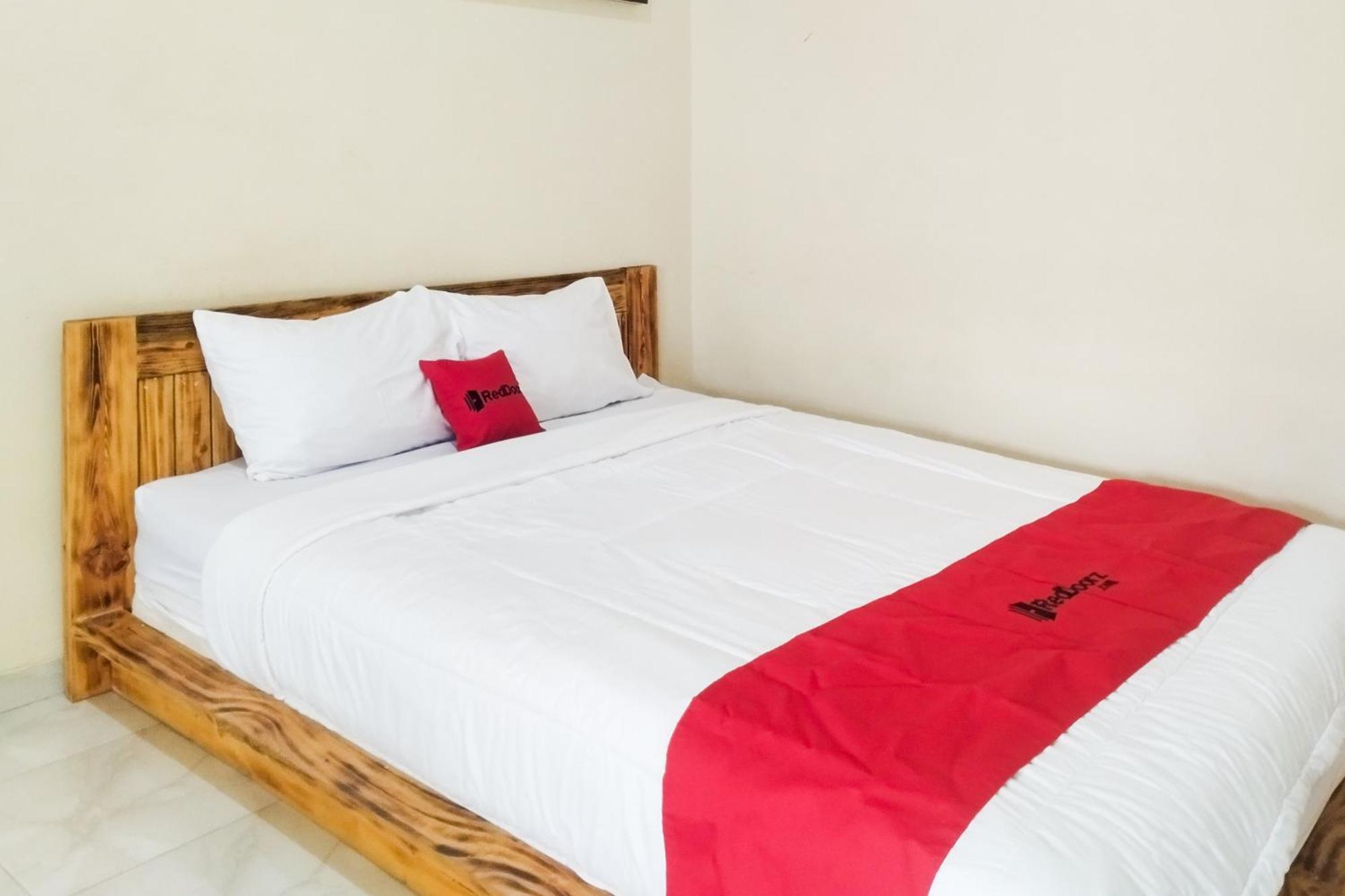 Reddoorz Syariah At Shakira Alesha Enggal Hotel Bandar Lampung Kültér fotó