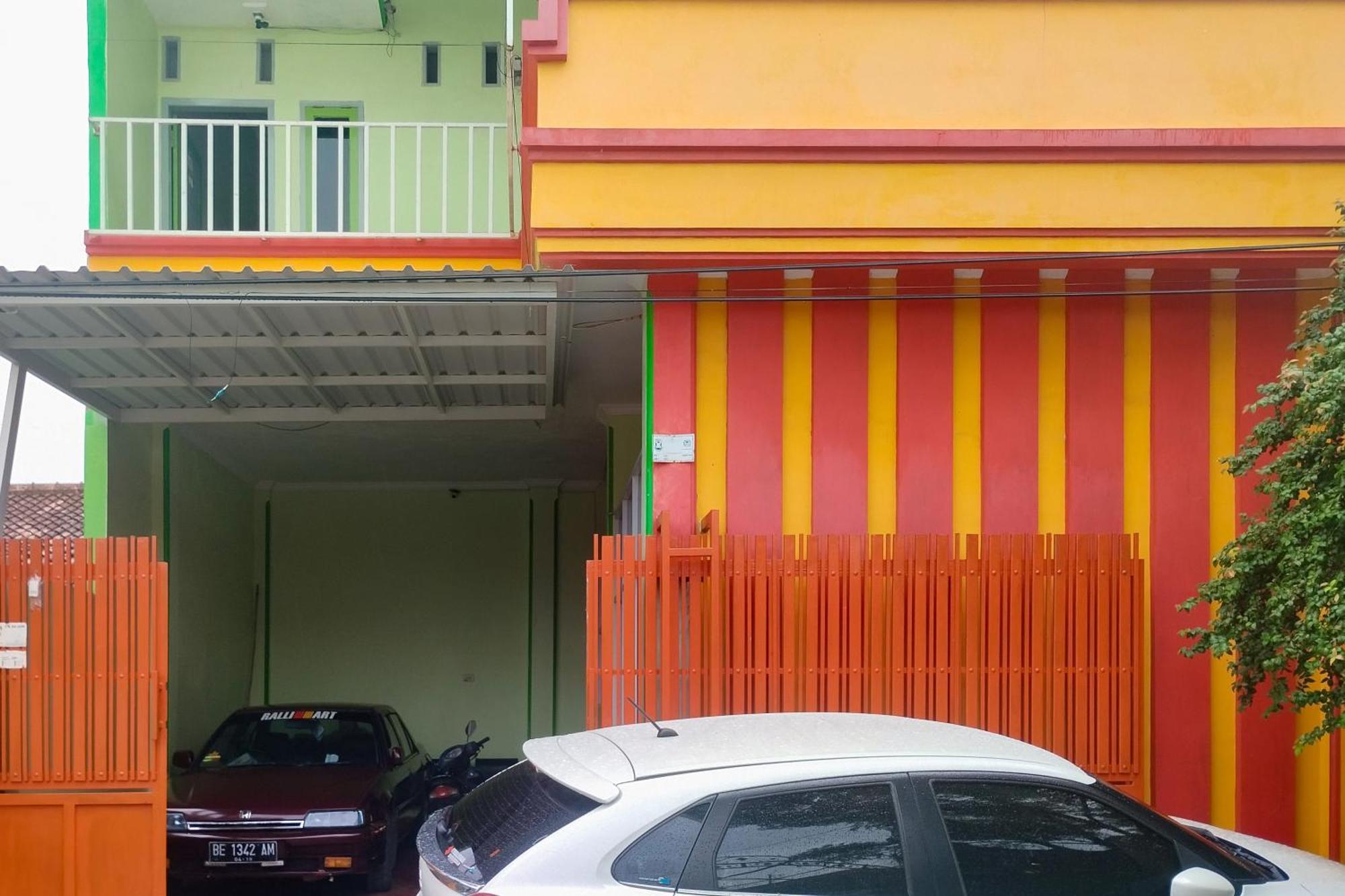 Reddoorz Syariah At Shakira Alesha Enggal Hotel Bandar Lampung Kültér fotó