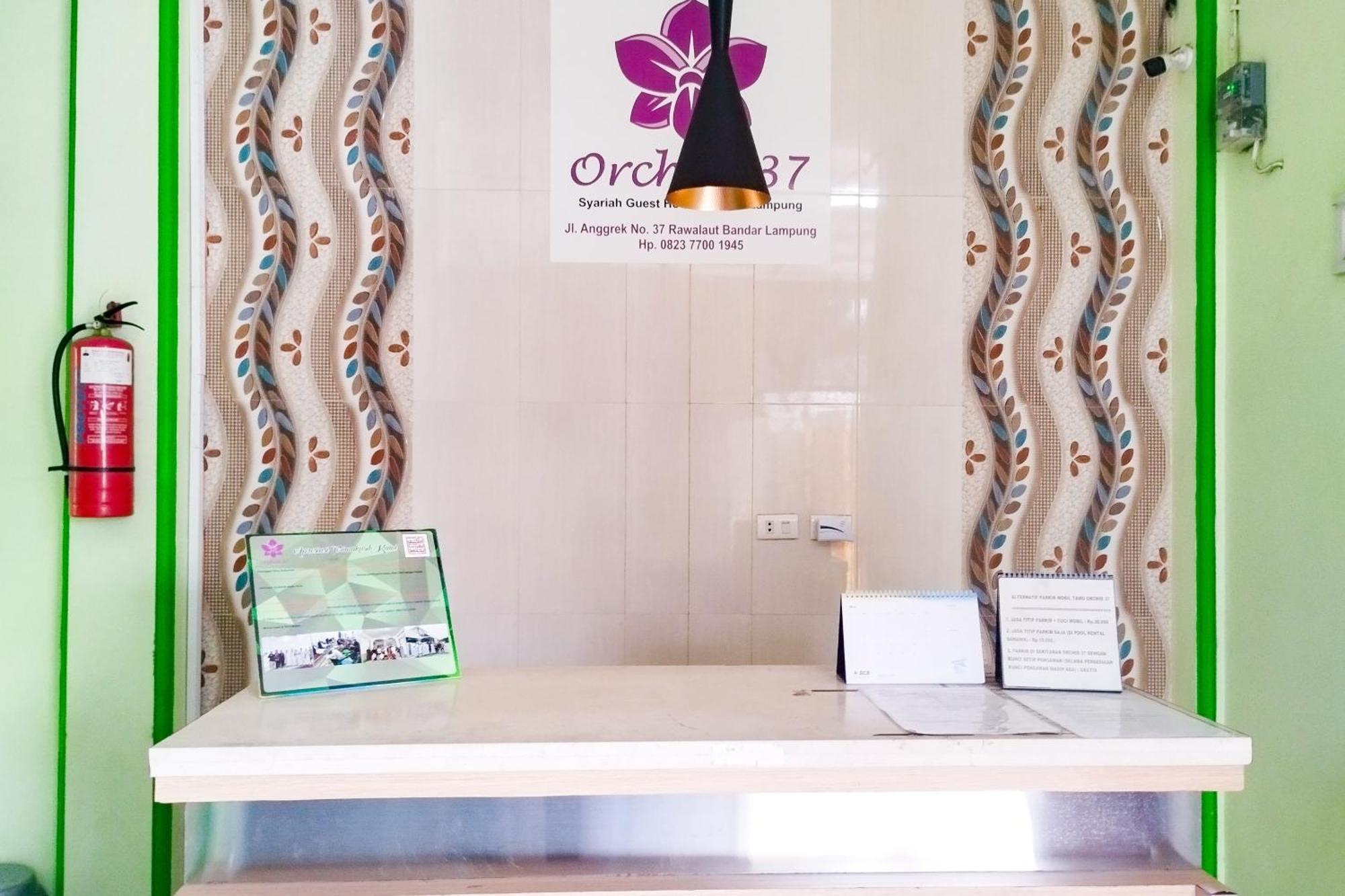 Reddoorz Syariah At Shakira Alesha Enggal Hotel Bandar Lampung Kültér fotó